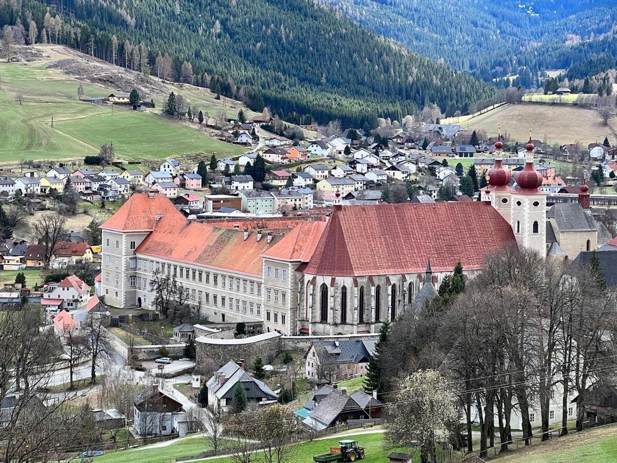 Hotel Lambrecht *